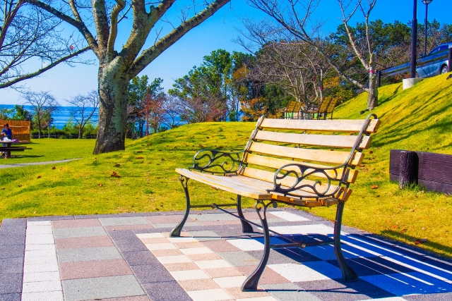 公園のベンチ