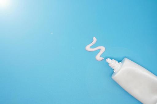 日焼け止めの使用期限は 開封後はいつまで使えるの 未開封では じ じ の 一歩