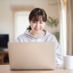 在宅ワークをする女性