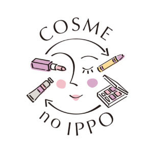 リップやアイシャドウがクレヨンに循環しているロゴマーク。「COSME no IPPO」